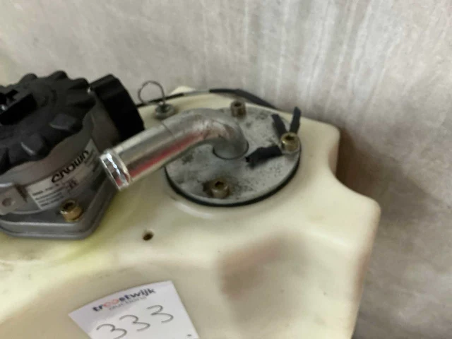 Crown pompunit met tank - afbeelding 4 van  5