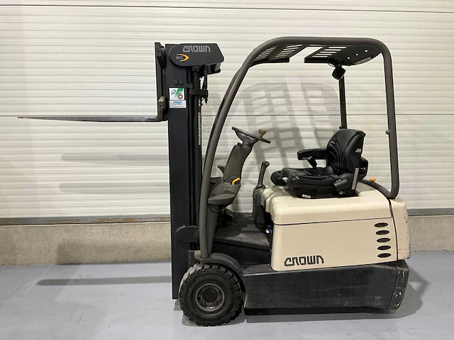 Crown sc3220 vorkheftruck zeer weinig uren - afbeelding 15 van  17