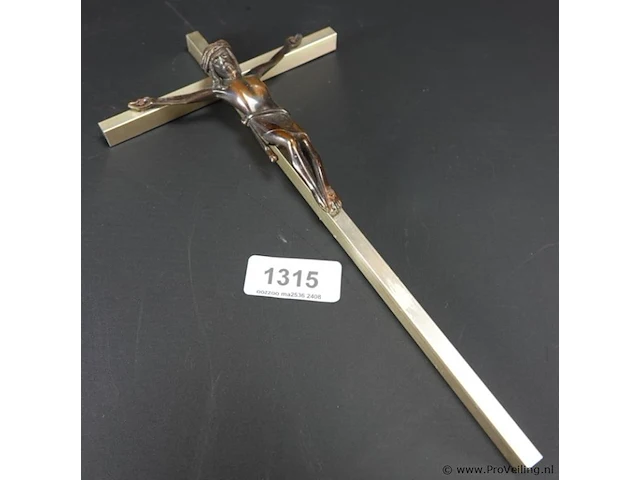 Crucifix met bronzen corpus - afbeelding 1 van  5