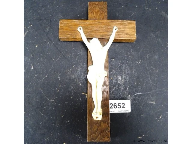Crucifix met porseleinen corpus - afbeelding 1 van  5