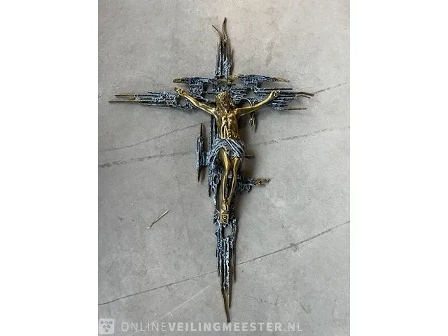 Crucifix - afbeelding 1 van  7