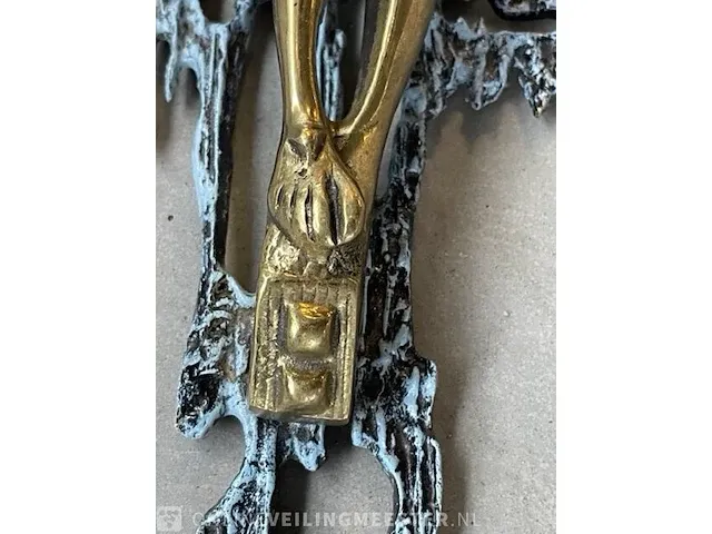 Crucifix - afbeelding 5 van  7