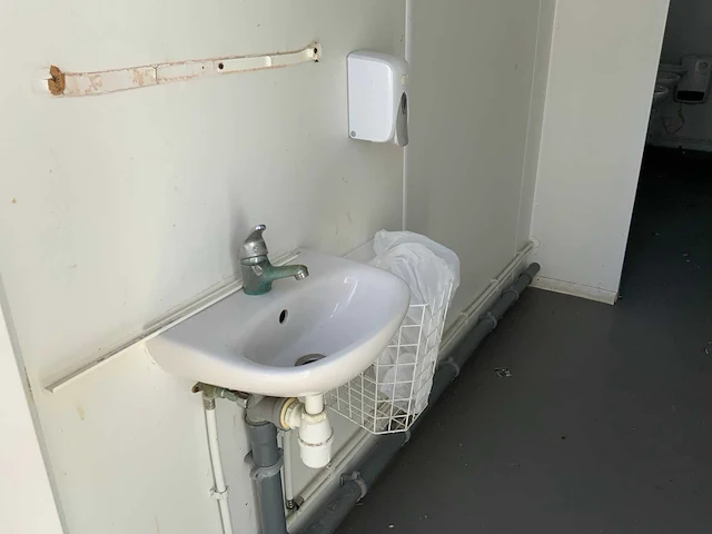 Ctx kleedruimte toilet / douche unit - afbeelding 8 van  11