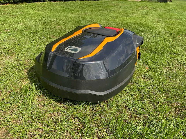 Cub cadet - robomow xr5 1000 - grasmaaier - afbeelding 3 van  10
