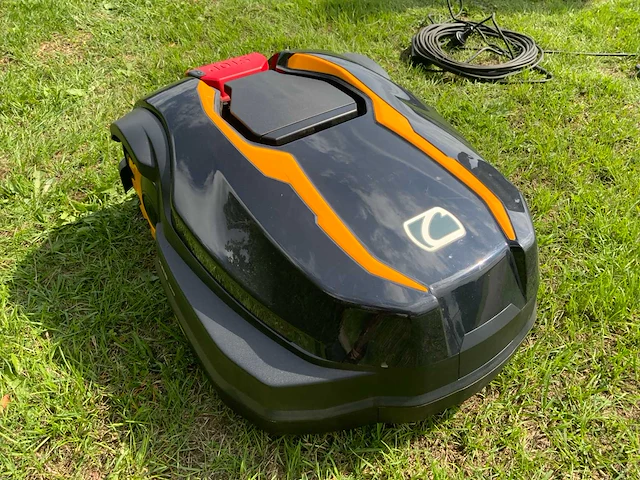 Cub cadet - robomow xr5 1000 - grasmaaier - afbeelding 4 van  10