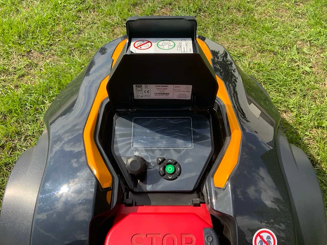 Cub cadet - robomow xr5 1000 - grasmaaier - afbeelding 6 van  10