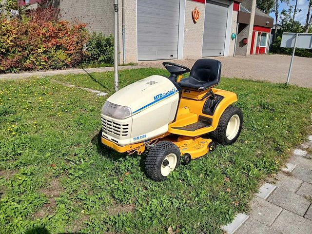 Cub cadet hds2185 zitmaaier - afbeelding 1 van  5