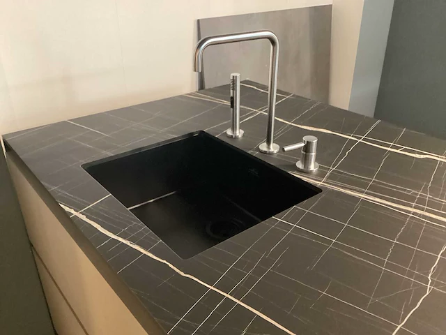 Cucinesse evolve zandbeige lak showroom model - afbeelding 13 van  31