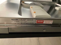 Cucinesse italiaans profilo showroom opstelling - afbeelding 18 van  38