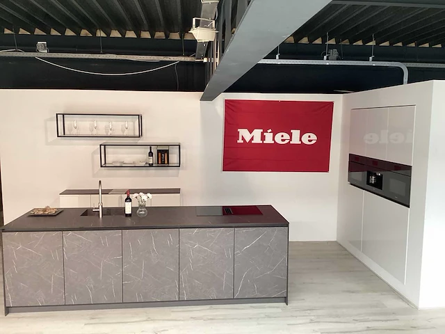 Cucinesse profilo showroom opstelling - afbeelding 12 van  38