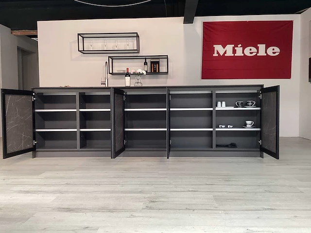 Cucinesse profilo showroom opstelling - afbeelding 33 van  38