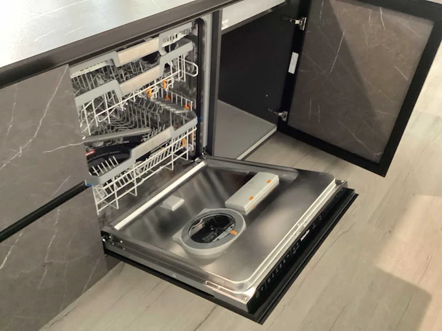 Cucinesse profilo showroom opstelling - afbeelding 17 van  38