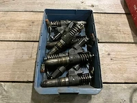 Cummins 4026222 cummins qsm injector (6x) - afbeelding 1 van  3
