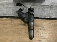 Cummins 4026222 cummins qsm injector (6x) - afbeelding 2 van  3