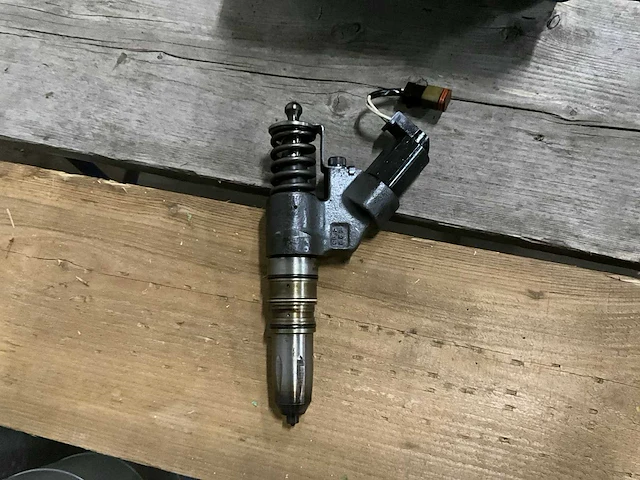 Cummins 4026222 cummins qsm injector (6x) - afbeelding 3 van  3