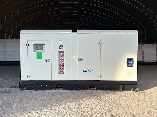 Cummins 6ctaa8.3-g2 - 220 kva - silent generator - afbeelding 1 van  13
