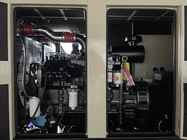 Cummins 6ctaa8.3-g2 - 220 kva - silent generator - afbeelding 9 van  13