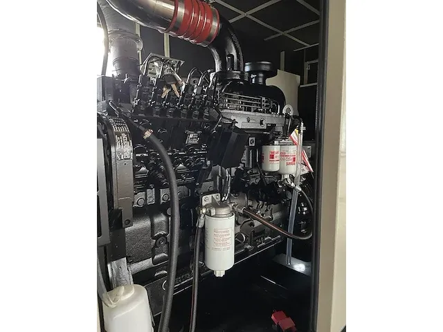 Cummins 6ctaa8.3-g2 - 220 kva - silent generator - afbeelding 10 van  13