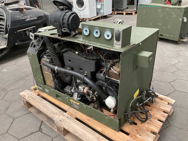 Cummins onan 7.5hdkat41934f stroomgenerator - afbeelding 1 van  9