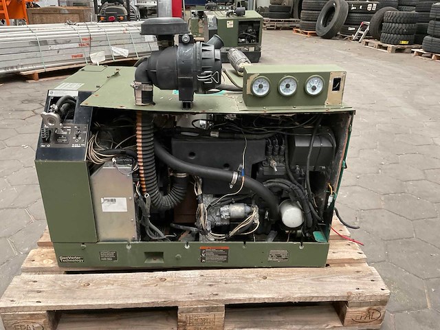 Cummins onan 7.5hdkat41934k stroomgenerator - afbeelding 2 van  8
