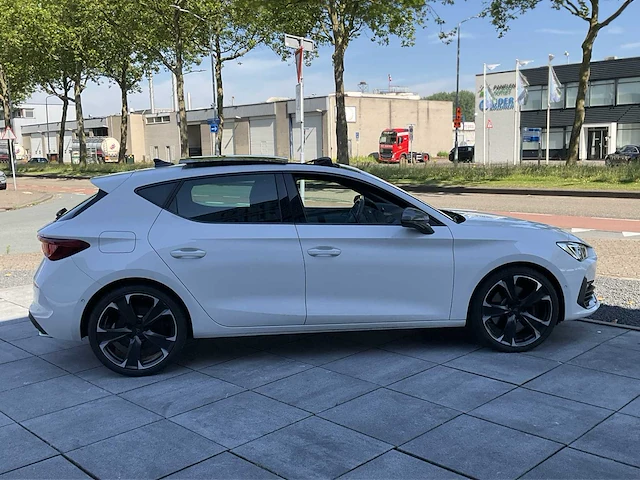 Cupra leon fr phev 1.4 ehybrid 245pk automaat 2022 - afbeelding 33 van  36