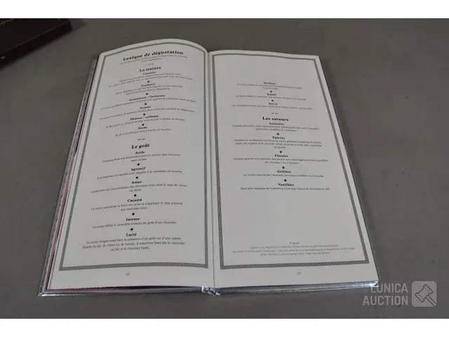 Curieuze boekvorm - afbeelding 5 van  9
