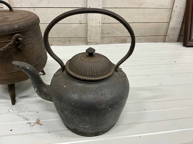 Curiosa theepot antiek (2x) - afbeelding 2 van  6