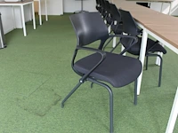 Cursus/vergader opstelling met drabert stoelen. totaal 24 tafels en 17 stoelen en 1 docententafel met verri... - afbeelding 7 van  10