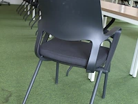 Cursus/vergader opstelling met drabert stoelen. totaal 24 tafels en 17 stoelen en 1 docententafel met verri... - afbeelding 8 van  10