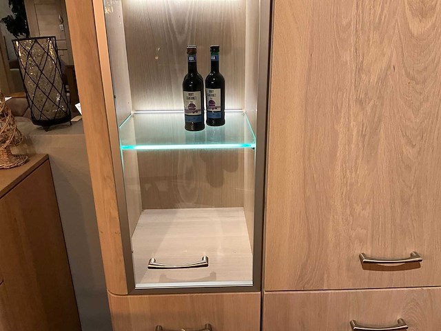 Curve eiken vitrinekast - afbeelding 5 van  8