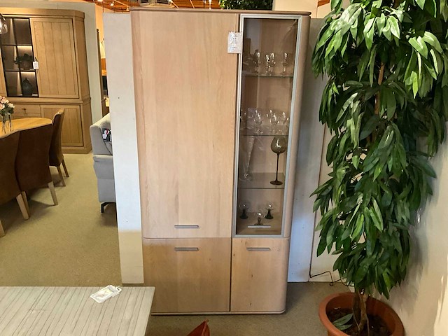 Curve eiken vitrinekast - afbeelding 1 van  8