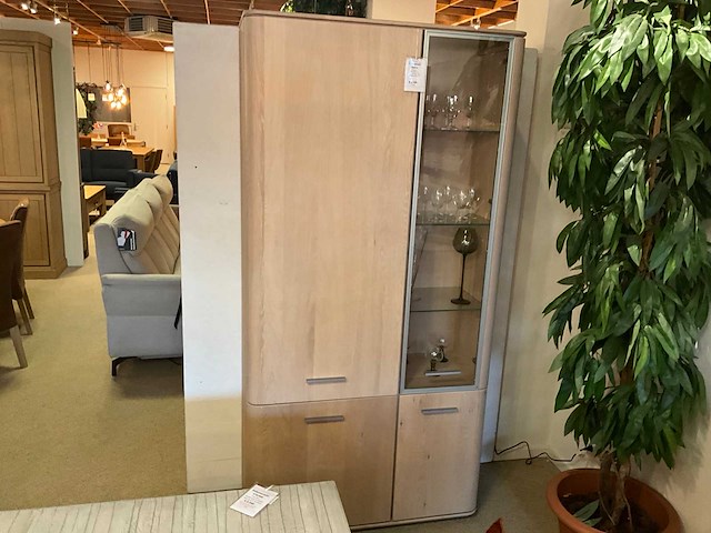 Curve eiken vitrinekast - afbeelding 2 van  8