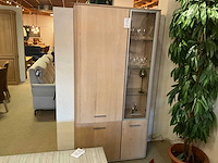 Curve eiken vitrinekast - afbeelding 2 van  8