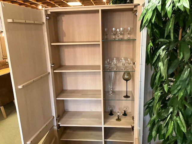 Curve eiken vitrinekast - afbeelding 6 van  8