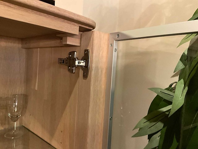 Curve eiken vitrinekast - afbeelding 7 van  8