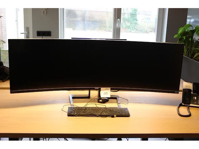 Curved 49" monitor philips brilliance 499p met toetsenbord en muis. - afbeelding 1 van  5