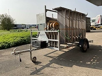 Custers steigeraanhanger met rolsteiger