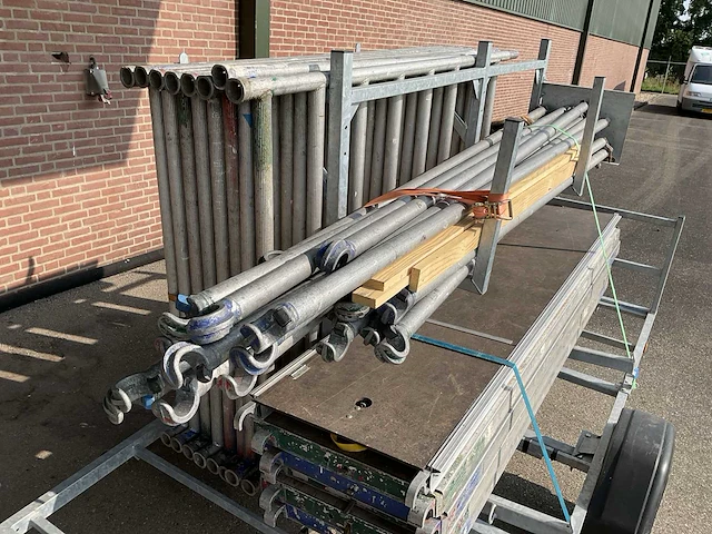Custers steigeraanhanger met rolsteiger - afbeelding 9 van  11