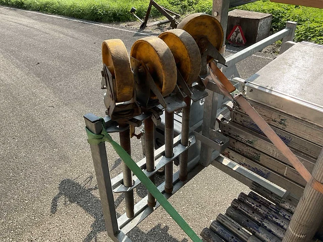 Custers steigeraanhanger met rolsteiger - afbeelding 10 van  11