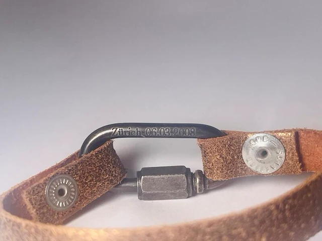 Custom hugo boss armband - nieuw uit oud winkelvoorraad - afbeelding 4 van  4