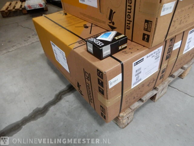 Cv combiketel met klokthermostaat remeha, avanta ace 28c, wit - afbeelding 1 van  3