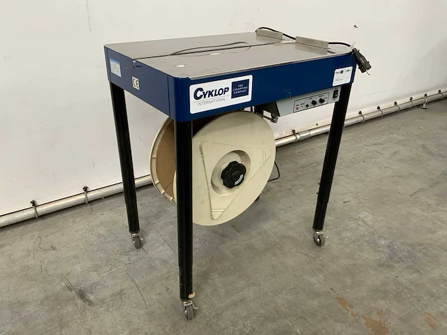 Cyklop m-pac iv omsnoeringsmachine - afbeelding 1 van  8