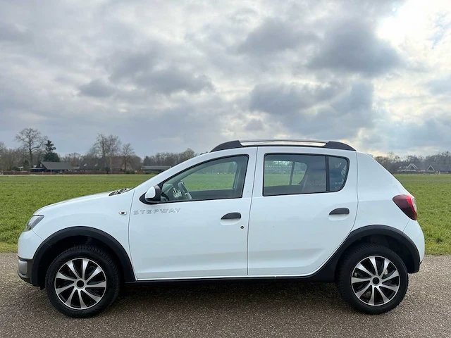 Dacia - 2014 - sandero - 0.9 tce lauréate - pt-388-f - afbeelding 7 van  8