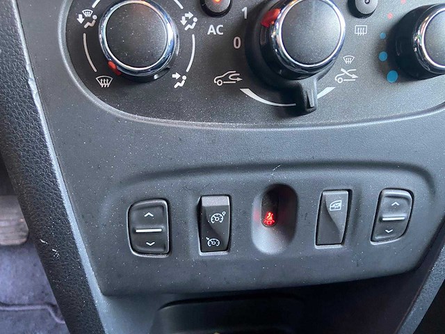 Dacia - 2014 - sandero - 0.9 tce stepway lau. - 7-xst-45 - afbeelding 2 van  15