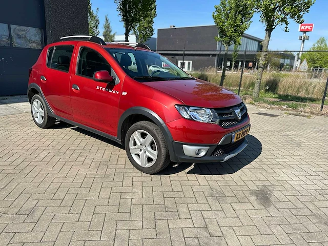 Dacia - 2014 - sandero - 0.9 tce stepway lau. - personenauto - afbeelding 13 van  15