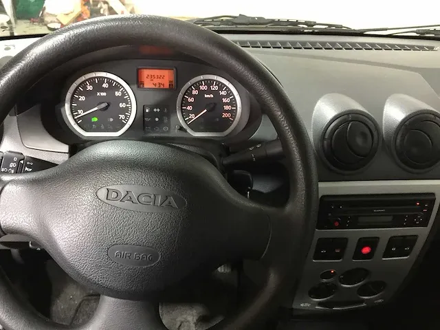 Dacia - logan mcv - 1.6-16v lauréate - 46-zb-bj - afbeelding 2 van  21