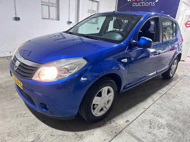 Dacia - sandero - 1.6 lauréate - 35-jln-6 - afbeelding 1 van  20