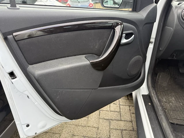 Dacia duster 1.5 dci 4x2 laureate fap,2011 - afbeelding 29 van  32