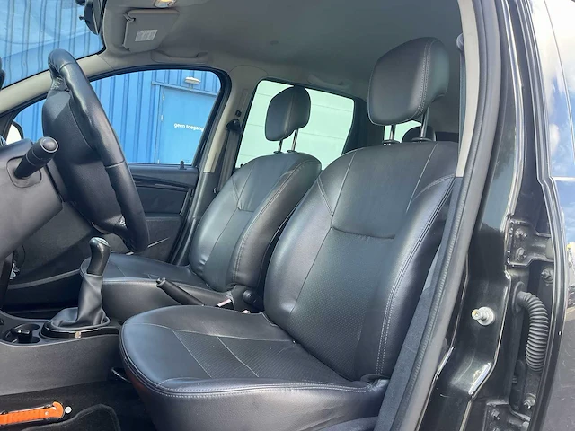 Dacia duster 1.6 lauréate 2wd 2010 | 26-nbb-8 - afbeelding 2 van  22