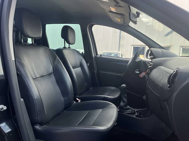 Dacia duster 1.6 lauréate 2wd 2010 | 26-nbb-8 - afbeelding 14 van  22